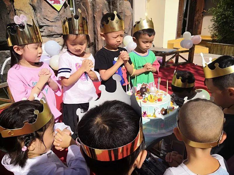 生日共聚、快乐共享、师生同乐——太阳集团81068网址大树幼儿园八月生日会