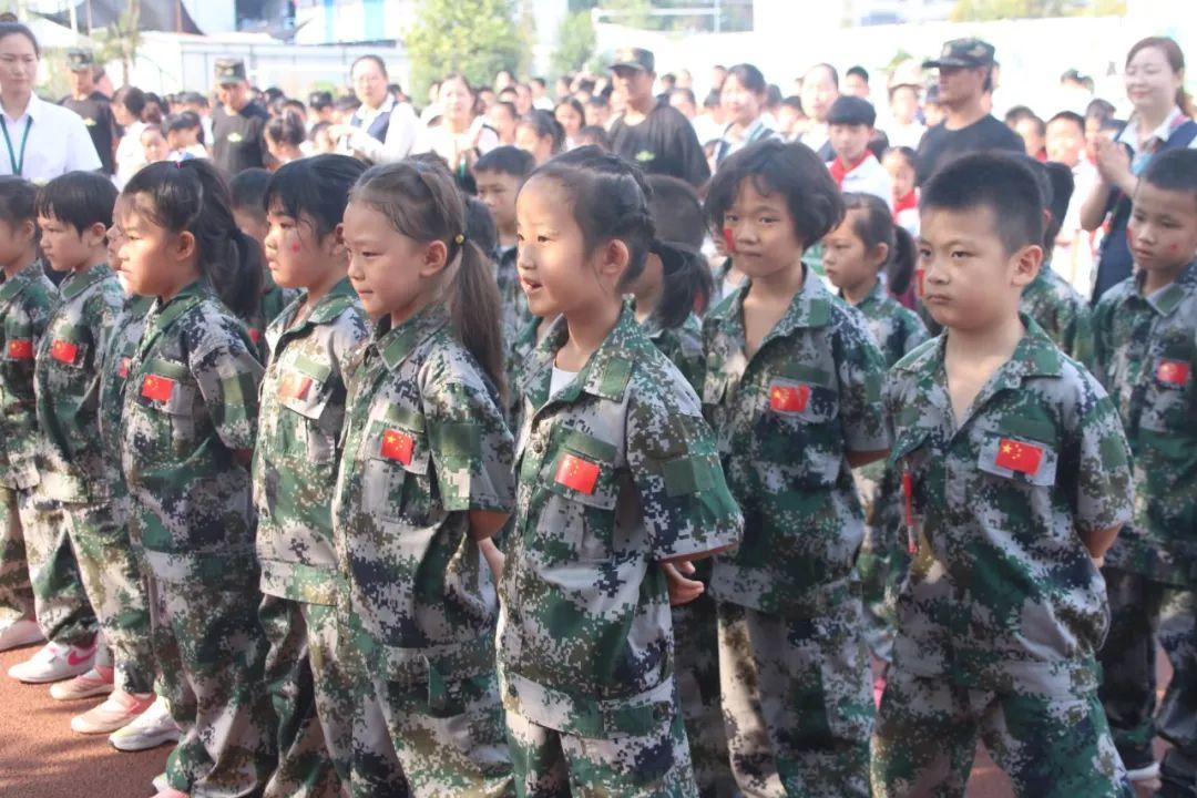 磨炼意志，蜕酿生长——太阳集团81068网址都会森林学校小学部2019—2020学年军事会操演习