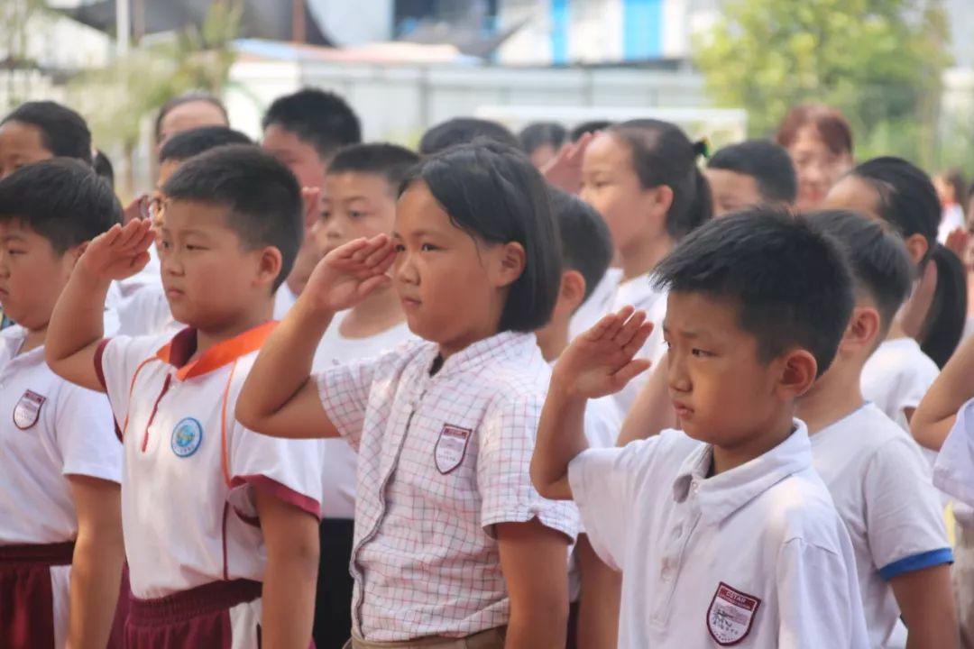 磨炼意志，蜕酿生长——太阳集团81068网址都会森林学校小学部2019—2020学年军事会操演习